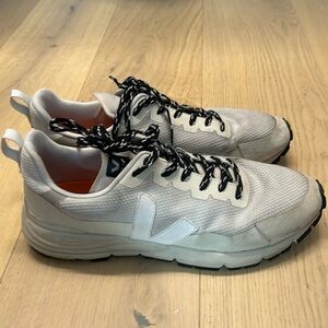 Veja Men’s Dekkan Mesh Sneaker